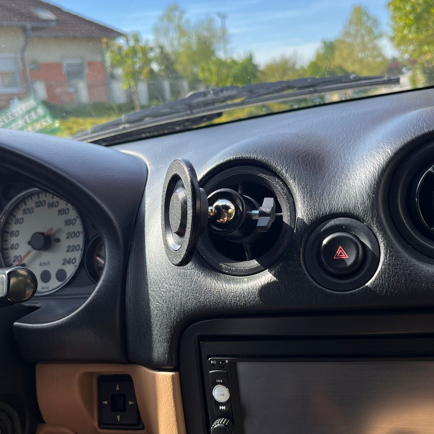 Mazda MX-5 NA/NB Magsafe Airvent Phoneholder